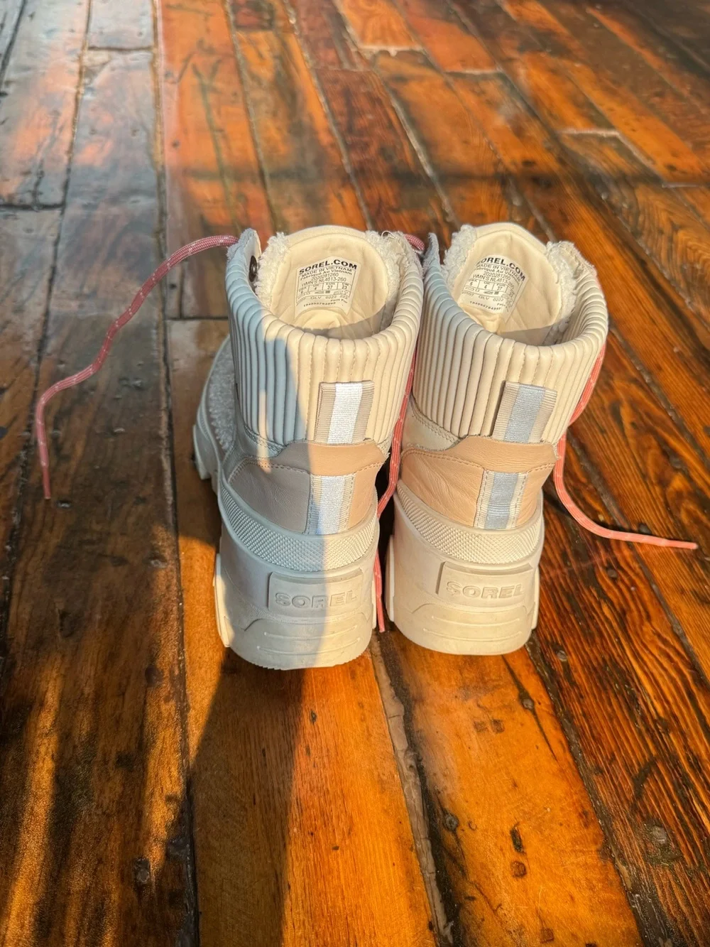 Sorel shearling textured
